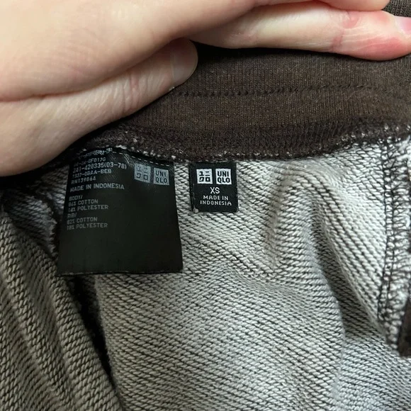Women’s Uniqlo Brown Jogger Pants - Picture 2 of 2